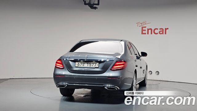 Mercedes-Benz E-Class (W213) E220d 4MATIC Exclusive 2019 — фото 4