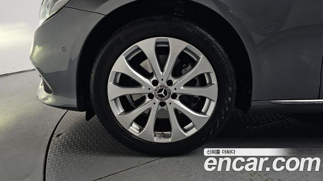 Mercedes-Benz E-Class (W213) E220d 4MATIC Exclusive 2019 — фото 5