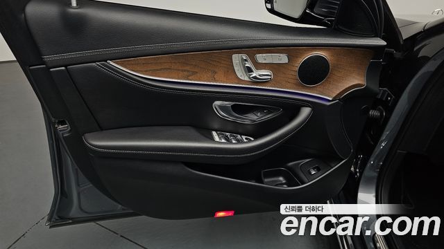 Mercedes-Benz E-Class (W213) E220d 4MATIC Exclusive 2019 — фото 24