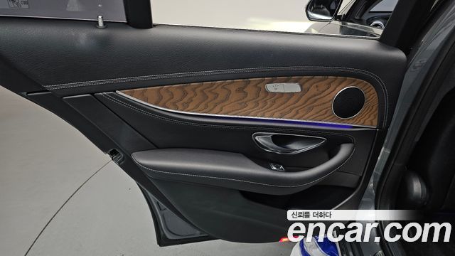 Mercedes-Benz E-Class (W213) E220d 4MATIC Exclusive 2019 — фото 25