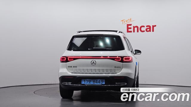 Mercedes-Benz EQB (X243) EQB300 4MATIC Electric Art 2024 — фото 4