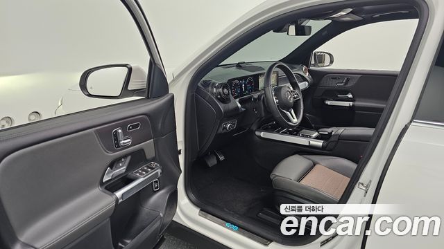 Mercedes-Benz EQB (X243) EQB300 4MATIC Electric Art 2024 — фото 10