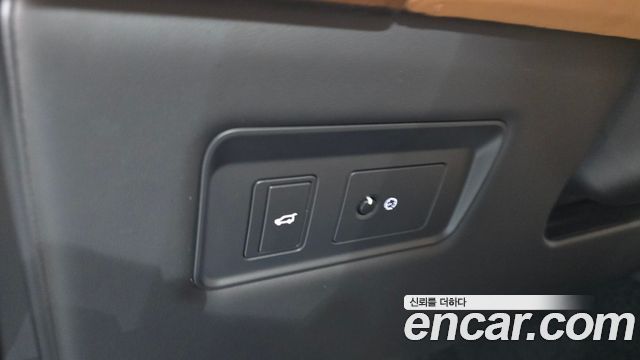Land Rover Range Rover (IV) 4.4 SDV8 AB DIESEL 2018 — фото 27