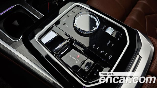 BMW 7 Series (G70) 740i xDrive M Sport Limited 2024 — фото 9