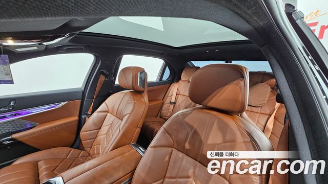 BMW 7 Series (G70) 740i xDrive M Sport Limited 2024 — фото 18