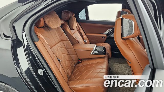 BMW 7 Series (G70) 740i xDrive M Sport Limited 2024 — фото 26
