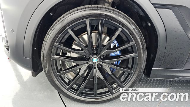 BMW X6 (G06) xDrive40i M Sport Pro Special Edition 2025 — фото 5