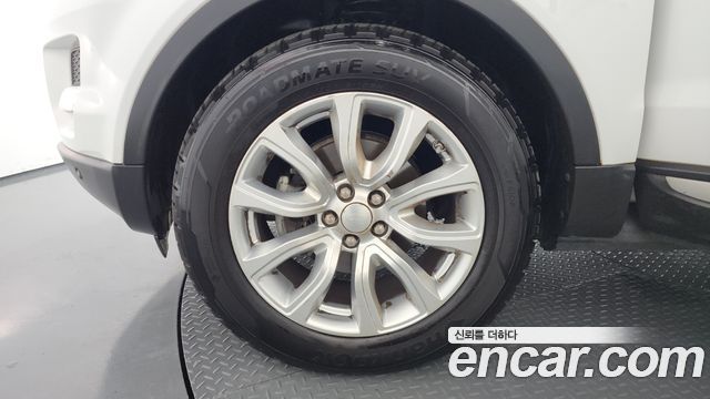 Land Rover Range Rover Evoque 2.2 SD4 Pure 2015 — фото 5