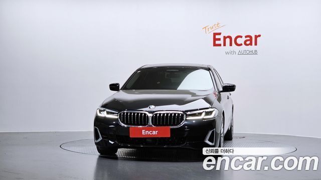 BMW 5 Series (G30) 520i Luxury 2023 — фото 3