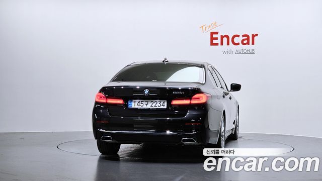 BMW 5 Series (G30) 520i Luxury 2023 — фото 4