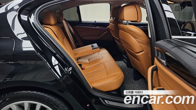 BMW 5 Series (G30) 520i Luxury 2023 — фото 11