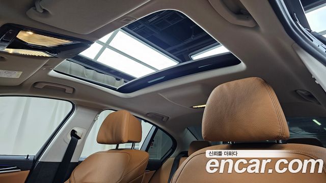 BMW 5 Series (G30) 520i Luxury 2023 — фото 16