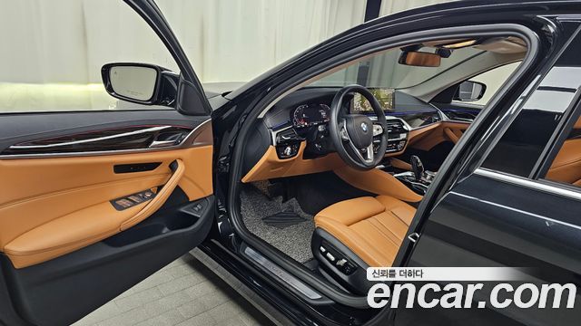 BMW 5 Series (G30) 520i Luxury 2023 — фото 19