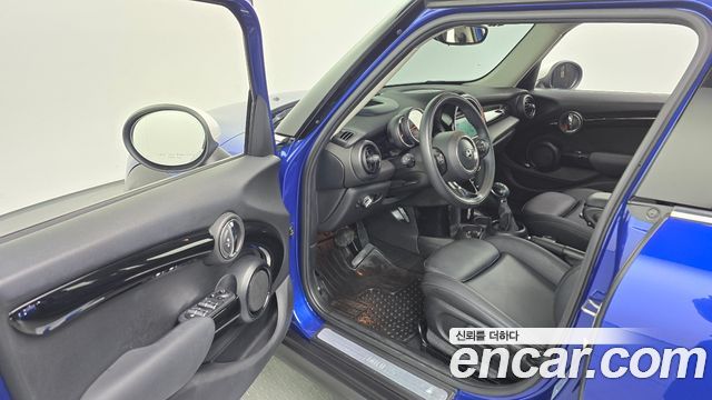 MINI Cooper 5Door HIGH 3rd 2019 — фото 10