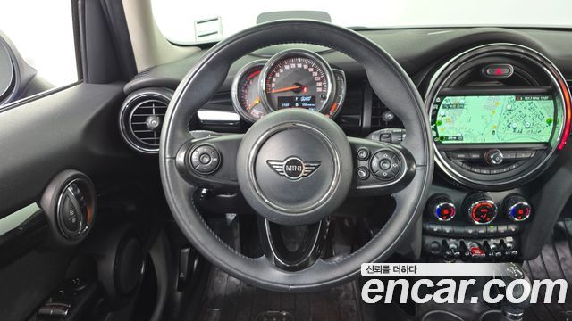 MINI Cooper 5Door HIGH 3rd 2019 — фото 13