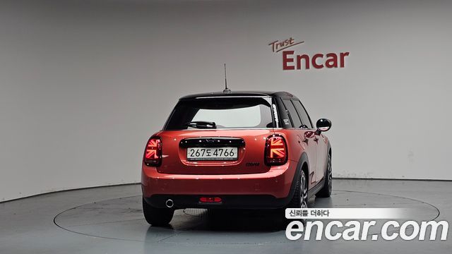 MINI Cooper 5Door Rosewood Edition 3rd 2020 — фото 4
