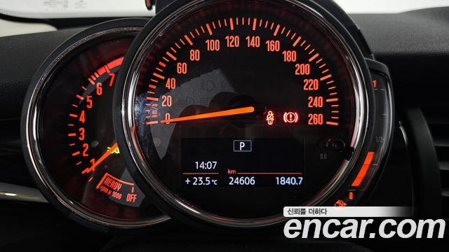 MINI Cooper 5Door Rosewood Edition 3rd 2020 — фото 8