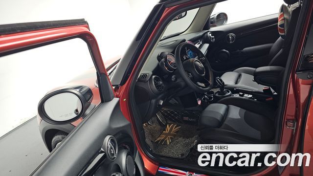 MINI Cooper 5Door Rosewood Edition 3rd 2020 — фото 10