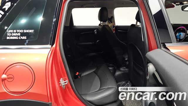 MINI Cooper 5Door Rosewood Edition 3rd 2020 — фото 16