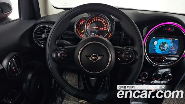 MINI Cooper 5Door Rosewood Edition 3rd 2020 — фото 17