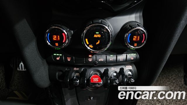 MINI Cooper 5Door Rosewood Edition 3rd 2020 — фото 20