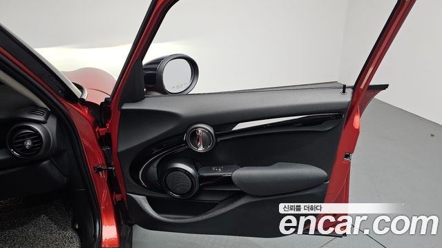 MINI Cooper 5Door Rosewood Edition 3rd 2020 — фото 30