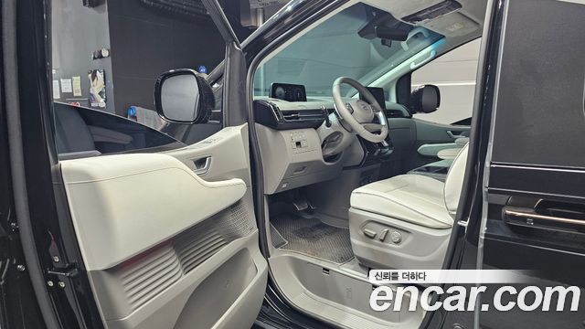 Hyundai Staria Lounge 7-Seater Limousine 2022 — фото 10