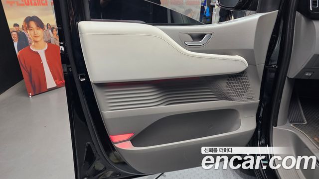 Hyundai Staria Lounge 7-Seater Limousine 2022 — фото 25
