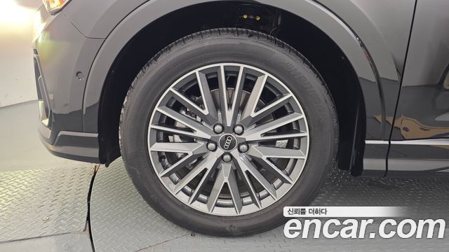 Audi Q3 (F3) 40 TFSI Quattro Premium 2025 — фото 5