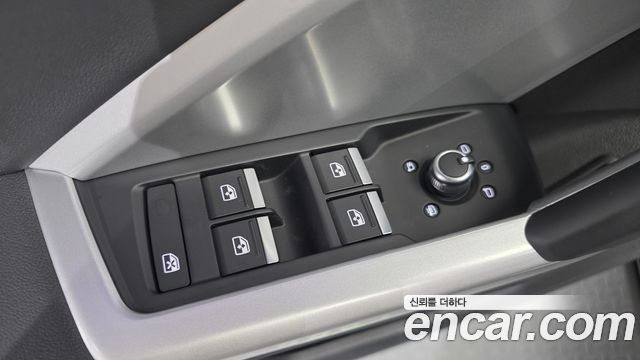 Audi Q3 (F3) 40 TFSI Quattro Premium 2025 — фото 14