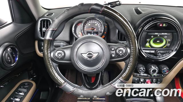 MINI Cooper D Countryman ALL4 2nd 2018 — фото 13