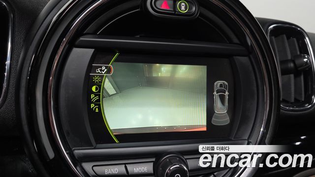 MINI Cooper D Countryman ALL4 2nd 2018 — фото 15