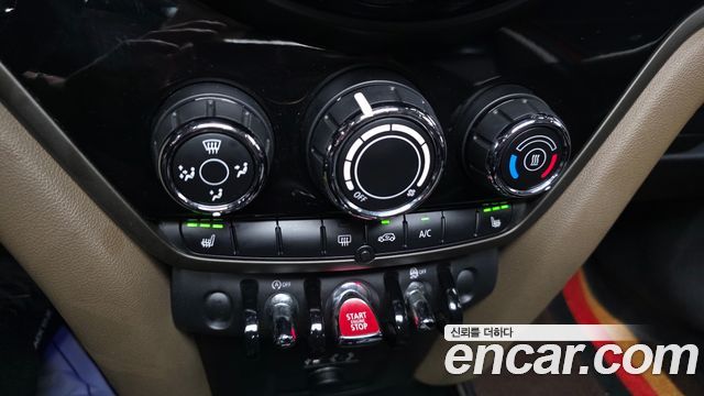 MINI Cooper D Countryman ALL4 2nd 2018 — фото 17