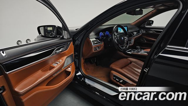 BMW 7 Series (G11) 750Li xDrive Vision 100 Edition 2017 — фото 10