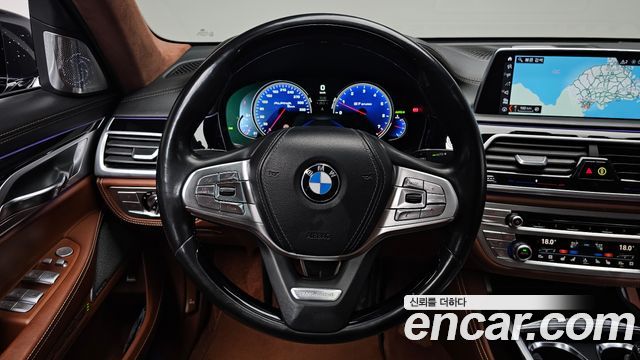 BMW 7 Series (G11) 750Li xDrive Vision 100 Edition 2017 — фото 12