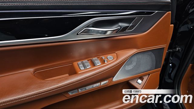 BMW 7 Series (G11) 750Li xDrive Vision 100 Edition 2017 — фото 17