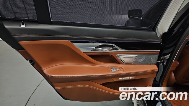 BMW 7 Series (G11) 750Li xDrive Vision 100 Edition 2017 — фото 25