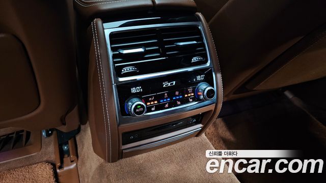 BMW 7 Series (G11) 750Li xDrive Vision 100 Edition 2017 — фото 36