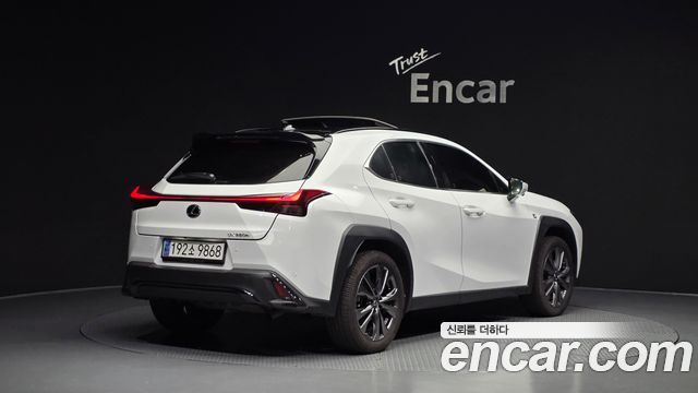 Lexus UX250h 2.0 F-Sport 2WD 2024 — фото 2