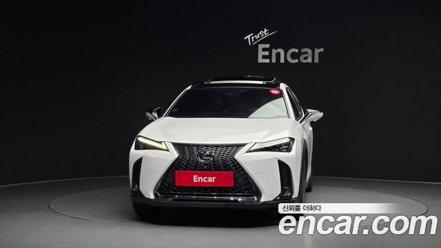 Lexus UX250h 2.0 F-Sport 2WD 2024 — фото 3