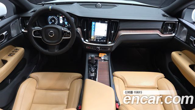 Volvo V60 Cross Country (II) B5 Pro AWD 2021 — фото 7