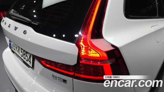 Volvo V60 Cross Country (II) B5 Pro AWD 2021 — фото 23