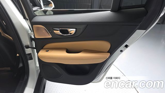 Volvo V60 Cross Country (II) B5 Pro AWD 2021 — фото 25