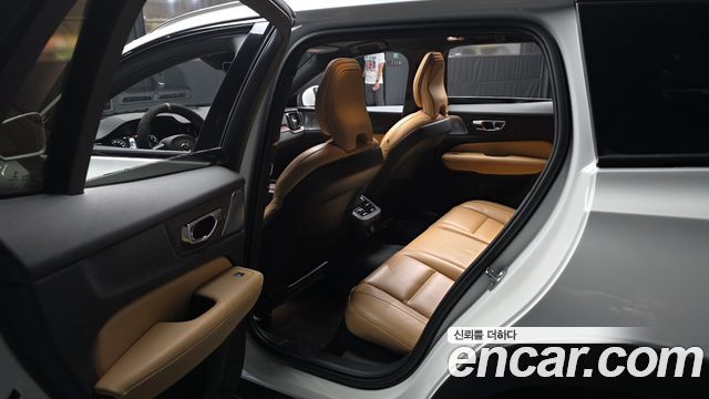 Volvo V60 Cross Country (II) B5 Pro AWD 2021 — фото 26