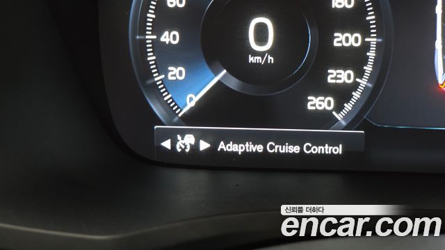 Volvo V60 Cross Country (II) B5 Pro AWD 2021 — фото 31