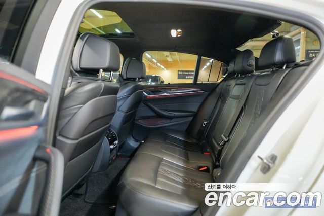 BMW 5 Series (G30) 520d xDrive M Sport Package Plus 2020 — фото 18