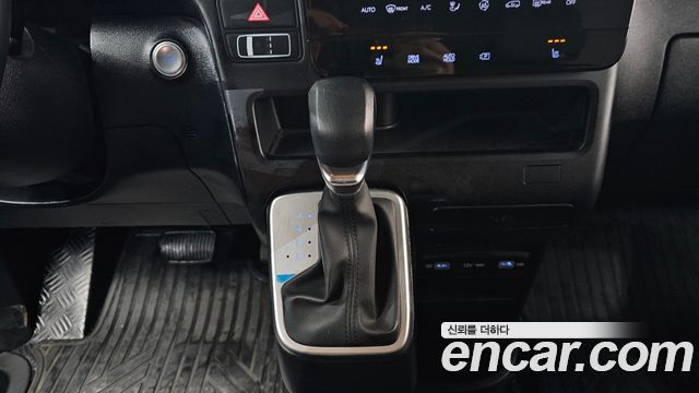 Hyundai Staria Cargo 5-Seater Modern 2023 — фото 9