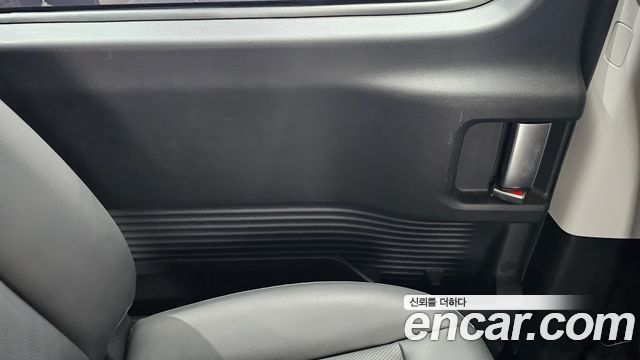 Hyundai Staria Cargo 5-Seater Modern 2023 — фото 25