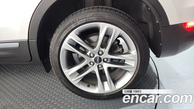Lincoln MKC 2.0 AWD 2017 — фото 27