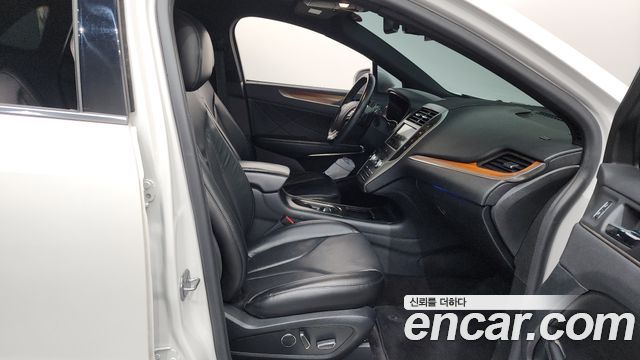 Lincoln MKC 2.0 AWD 2017 — фото 32